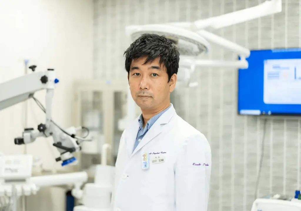 歯列矯正専門医　田中栄輔